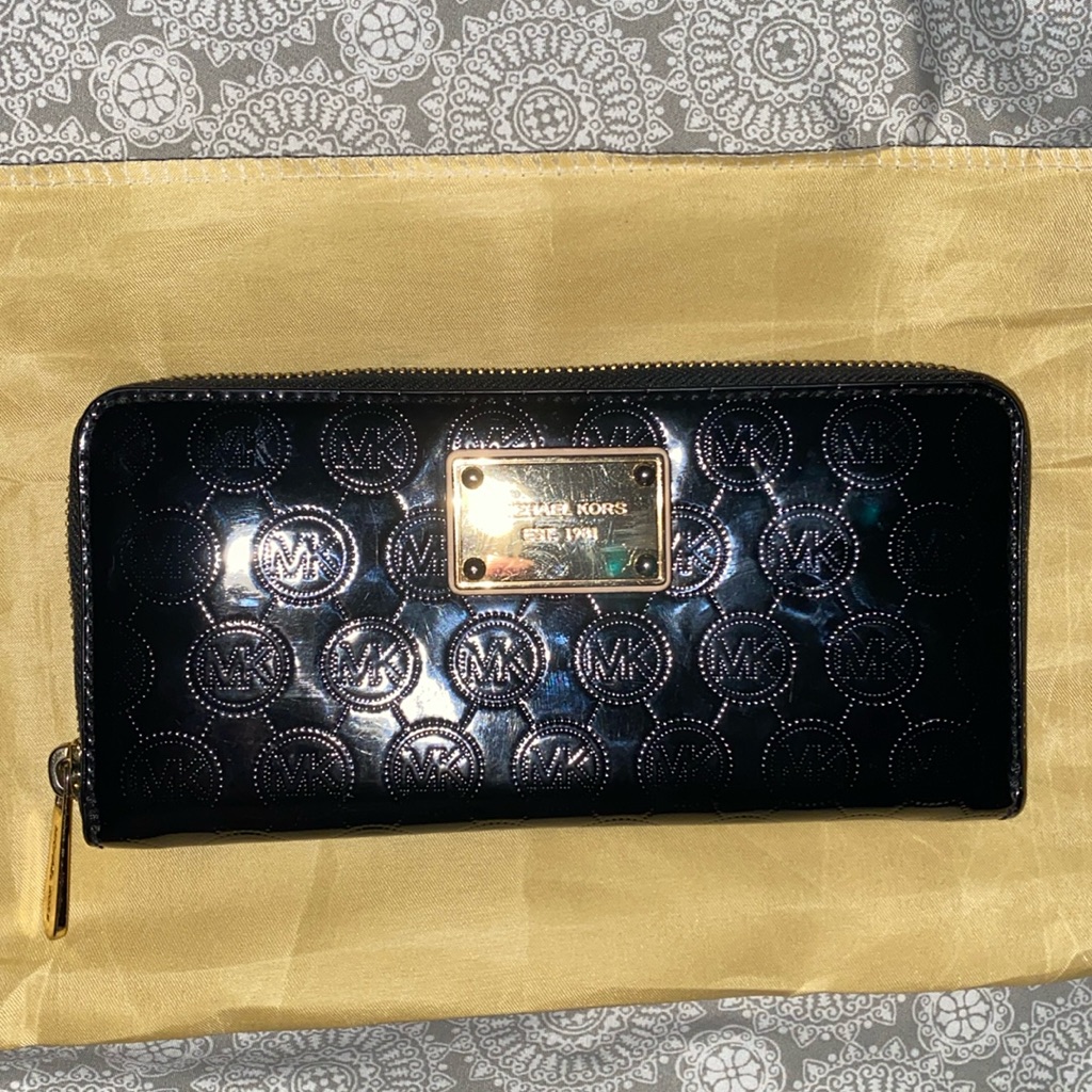 Michael Michael Kors Large Black Wallet